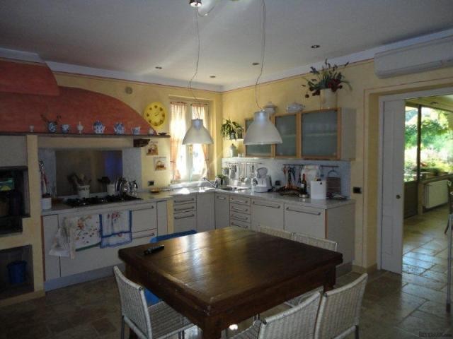 Villa - For Sale - Lucca centre &..