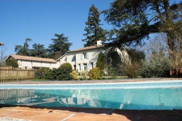6 bedroom Character For Sale: 47000 AGEN
