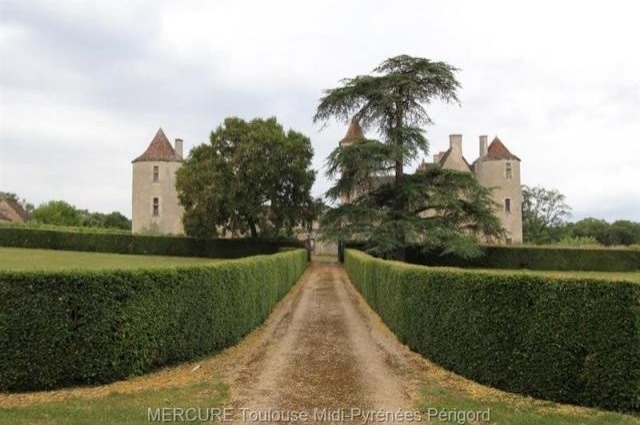 12 bedroom Castle For Sale: 4600 CAHORS - 2