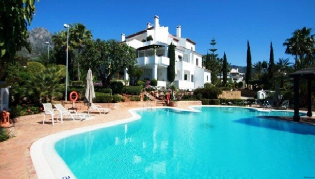 Monte Paraiso C.C. 4 Bed..