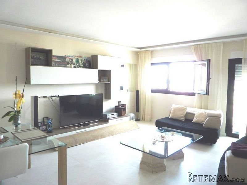 4 Bedrooms - Apartment - Malaga - For.. - 2