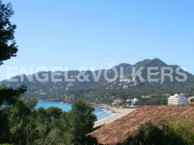Plot of land with views of the sea
