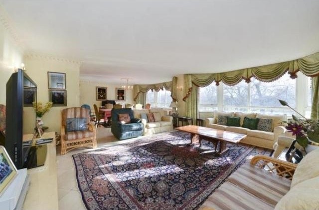 3 Bedrooms - Apartment - London - For..