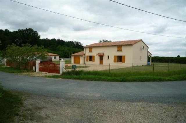 5 bedroom House For Sale: 86140.. - 2