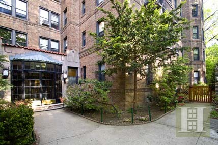 1 bedroom Apartment For Sale: 4410..