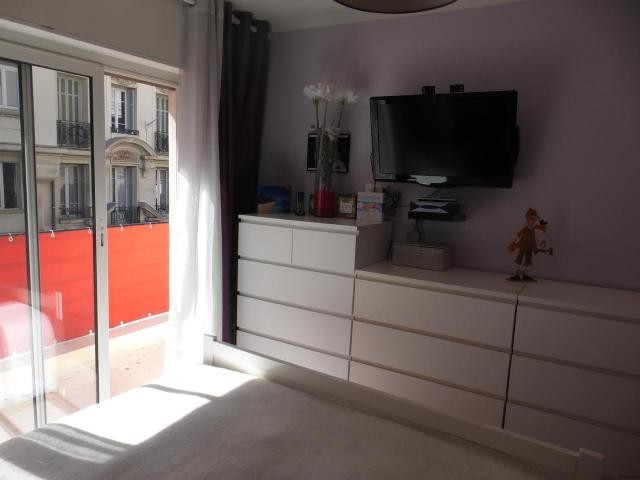 Minimalist three bed in Carre d'Or - 2