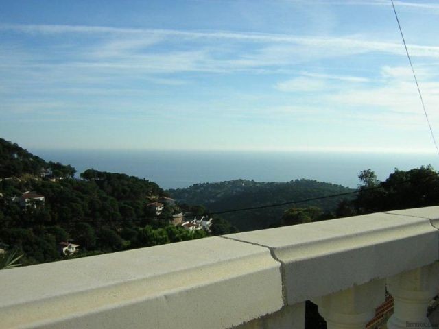 4 Bedrooms - Villa - Girona - For Sale