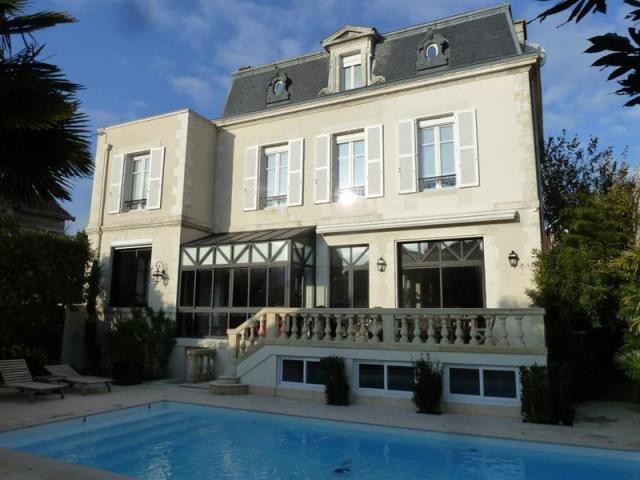 5 bedroom Town House For Sale: 17000 LA..
