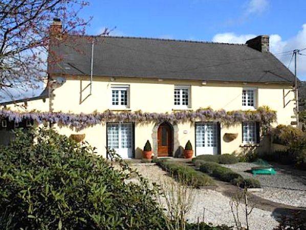 Countryside Longere In A Quiet Hamlet