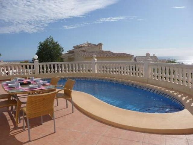 3 Bed 2 bath villa with private pool.. - 2
