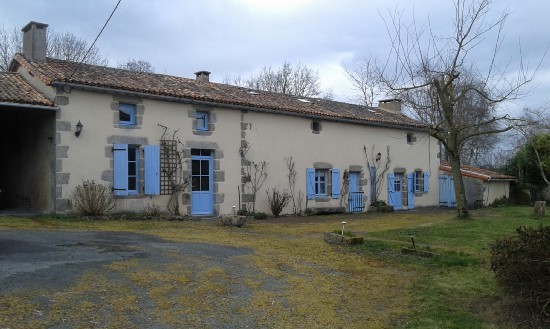Simple Stunning Longere Property - 2