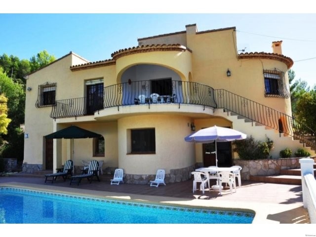 5 Bedrooms - Villa - Alicante - For Sale