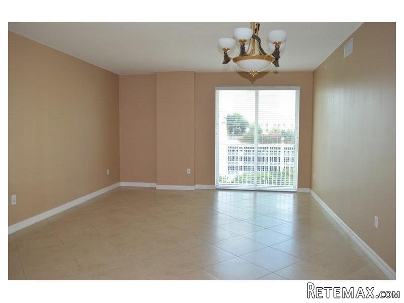 2 bedroom Flat For Sale: 7285 SW 90th.. - 2