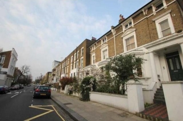 2 Bed Flat/Apartment To Let in London - 2
