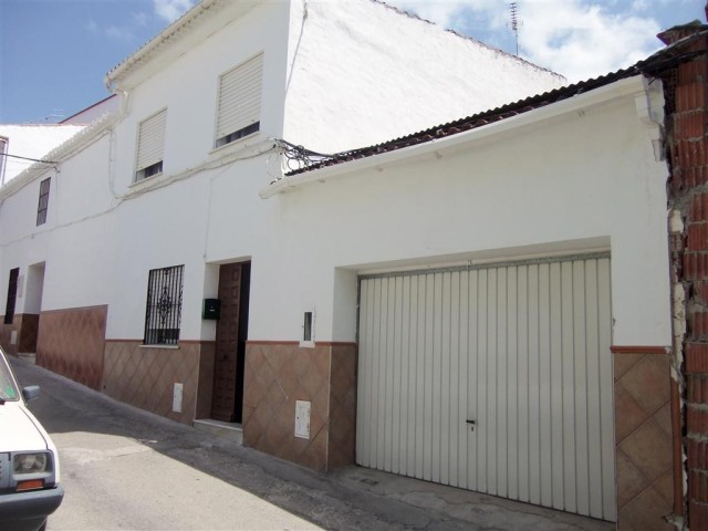 Town House - Spacious townhouse..