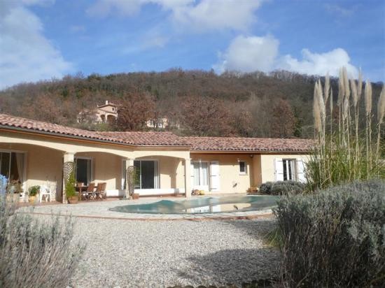 3 Bedrooms - House | Villa -.. - 2