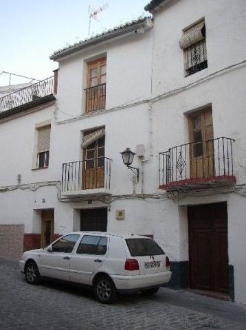 Town House - A 3 level large townhouse..