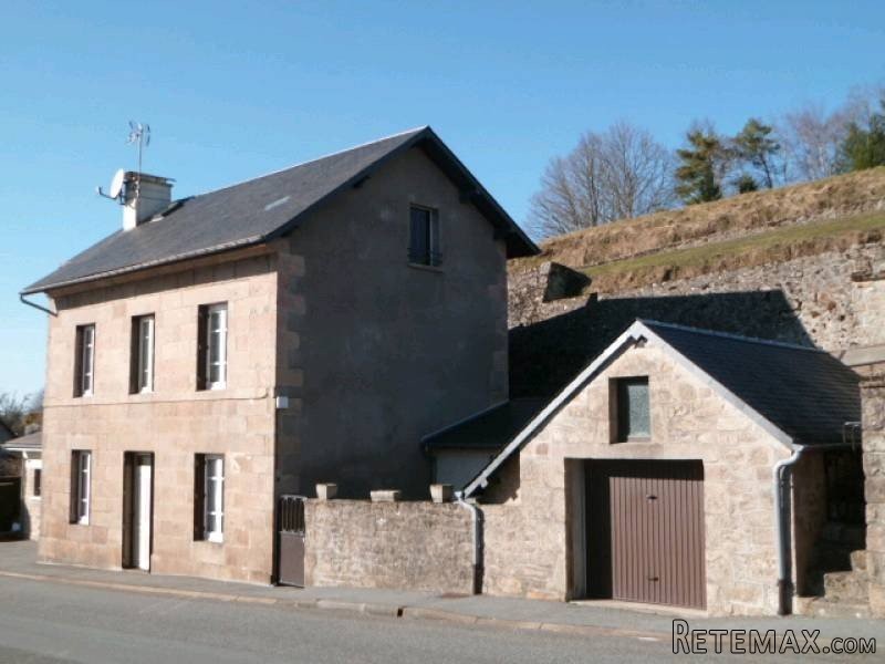 Nice House with Outbuuilding
