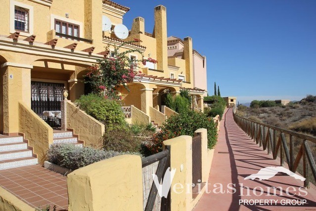 Ref: 1555 - Duplex/Triplex/Townhouse..