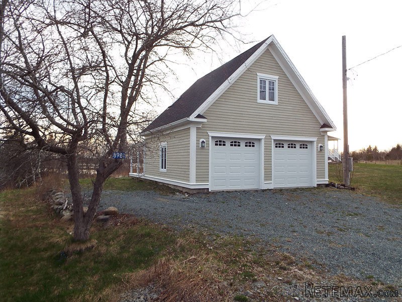 4 bedroom House For Sale: 8981 Highway.. - 2