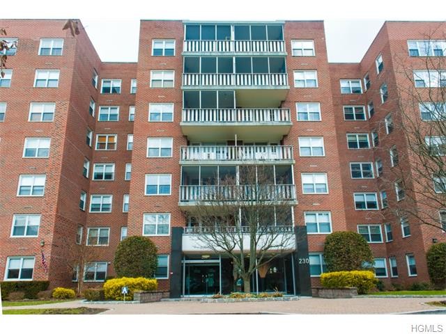 3 bedroom Co-op For Sale: Scarsdale..
