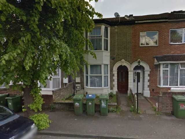 Cranbury Avenue, Newtown (81/595)