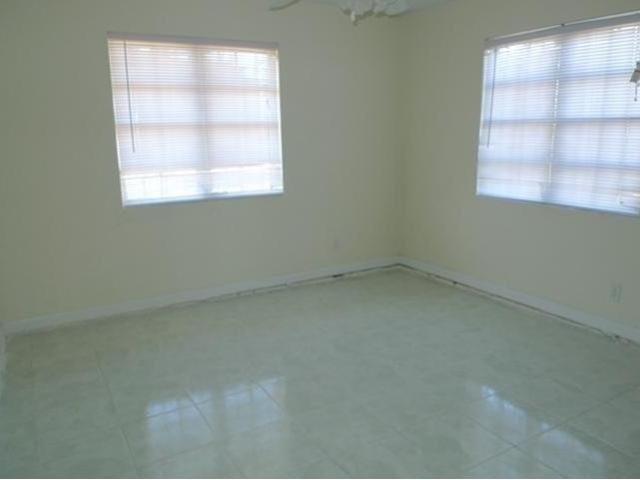 Apartment - Income producing Property!.. - 2