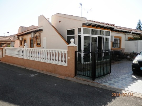 Traditional 2 bedroom bungalow for sale.. - 2