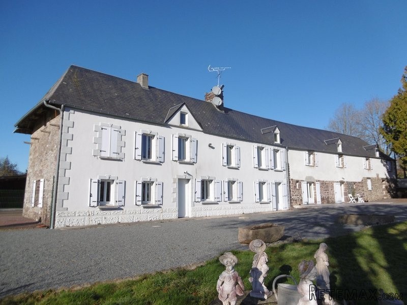 Vast Country Property with Outbuilding