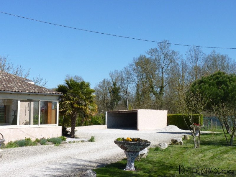 Stone House With Land And Lake - 2