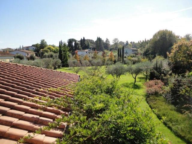 Villa - For Sale - Lucca centre &.. - 2