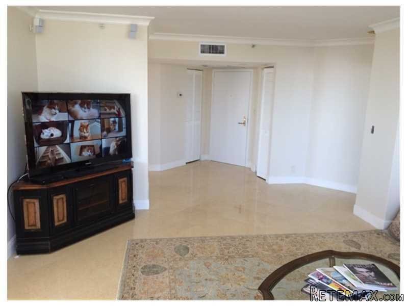 2 bedroom Flat For Sale: 19195 NE 36 CT.. - 2