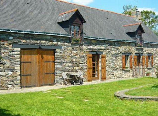 Nice Hamlet Farmhouse