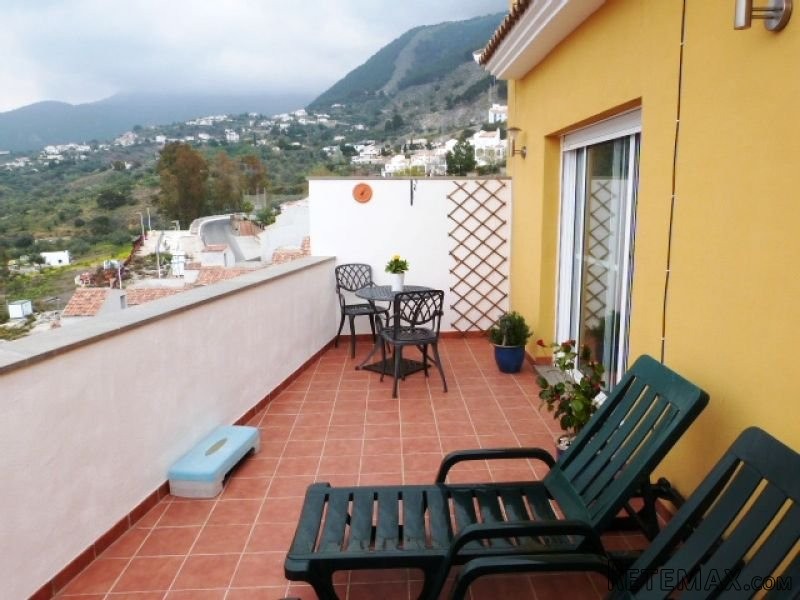 1 bedroom, 1 bathroom Penthouse, (build..