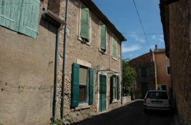 Large, Unmodernised Village House Cruzy..