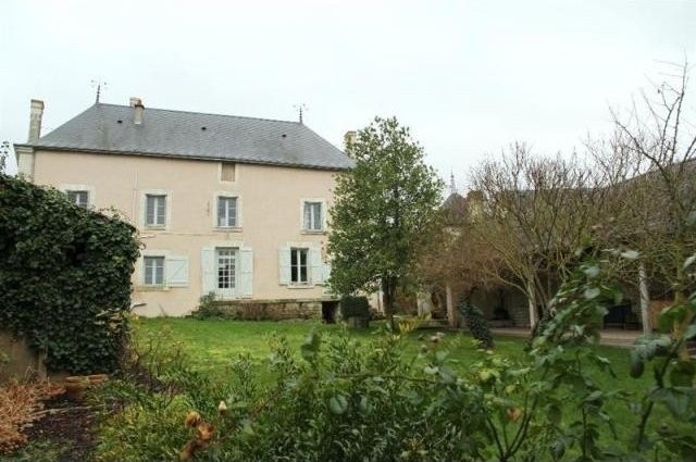 4 bedroom Village House For Sale: 86490..