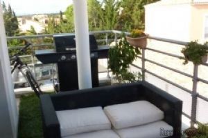 In A Quiet Residence Apartment With.. - 2