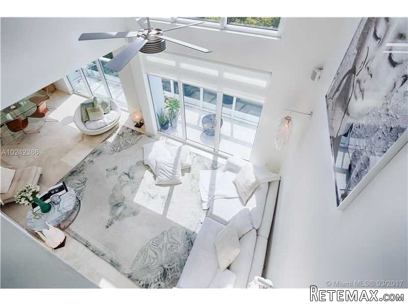 3 bedroom Flat For Sale: 100 S Pointe..