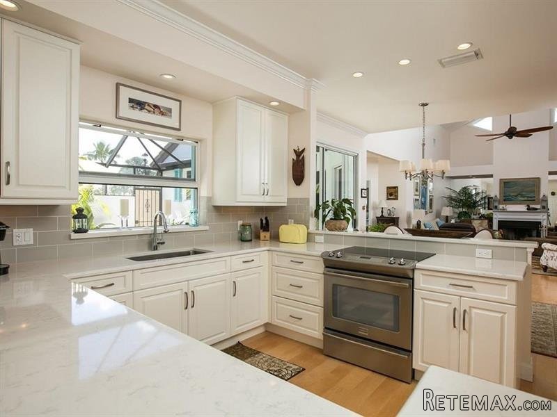 3 bedroom Flat For Sale: 2025 Las..