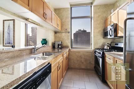 3 bedroom Apartment For Sale: 250 EAST.. - 2