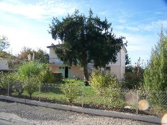 Immaculate 3 Bedroom Detached House.. - 2