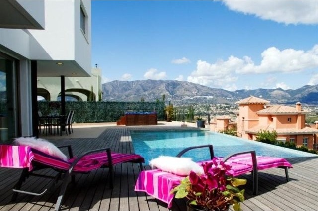 Villa - An impressive modern villa..