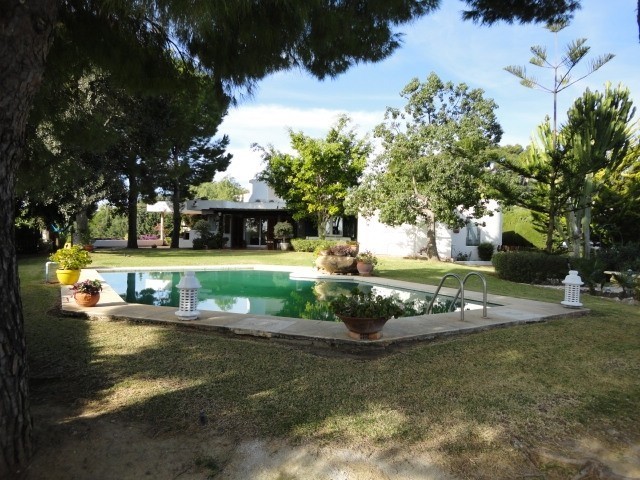 Villa - Superb Villa for sale in La..