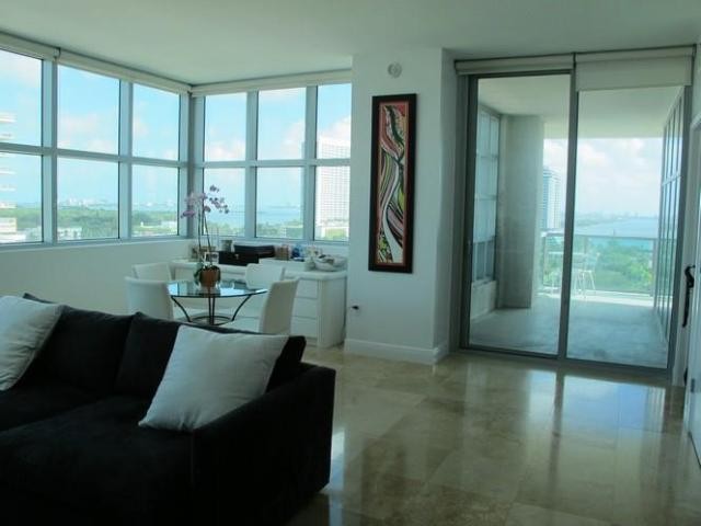 2 bedroom Flat For Sale: 3301 NE 1 AV #.. - 2