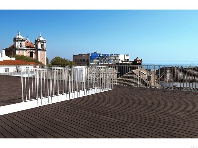 Elegant 4 bedroom apartment with sea..