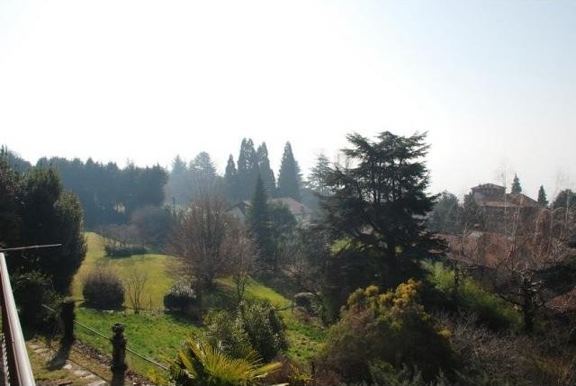 12 bedroom Villa For Sale: Leggiuno, IT - 2
