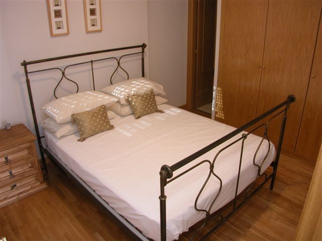 2 Bed Apartment for sale in Benahavis - 2
