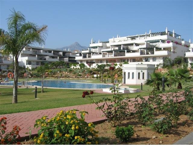 APARTMENT FOR SALE IN NUEVA ANDALUCIA