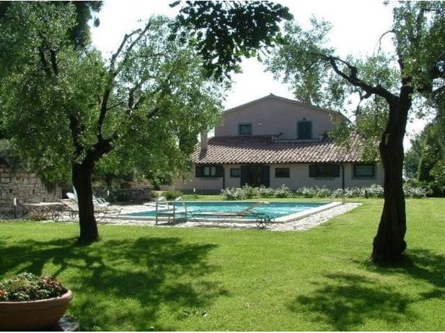 SACROFANO, PRESTIGIOUS VILLA WITH POOL