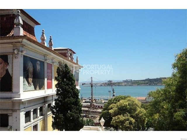 Gorgeous 5 bedroom apartment Duplex in..